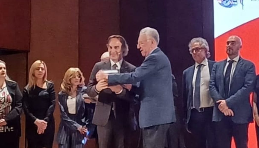 Il dott.  Giovanni Albano premiato alla “Festa del medico”