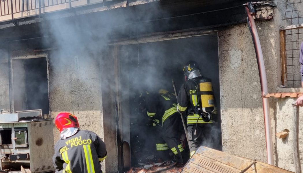 Ancora un incendio nel centro abitato