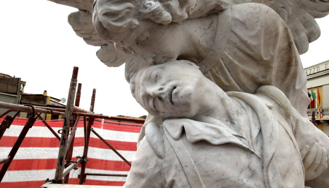 MONUMENTO AI CADUTI, EMERGONO PARTICOLARI MAI VISTI