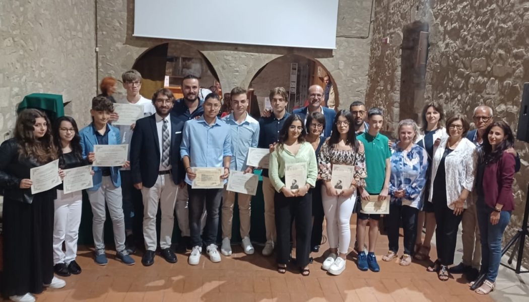 Borse di studio “G. Parlavecchio”: premiati 15 studenti montalbanesi