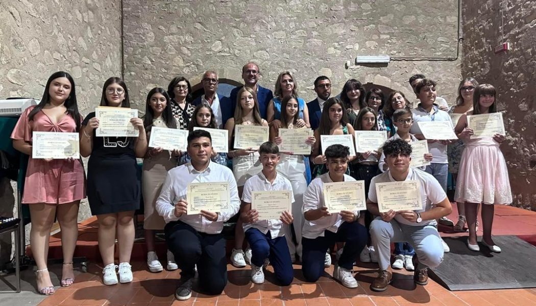 Gli studenti più meritevoli di Montalbano ricevono la Borsa di studio Parlavecchio